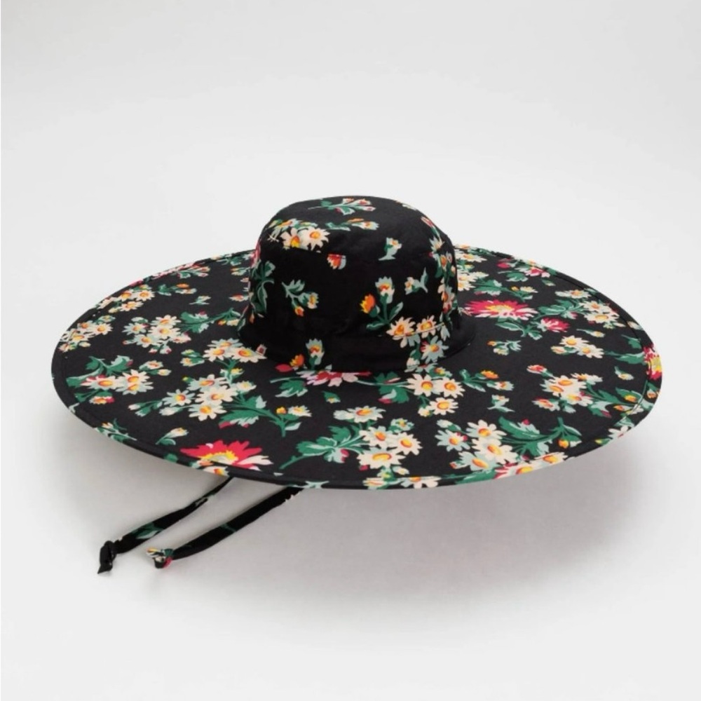 BAGGU Packable Sun Hat Laura Ashley
Rhian Daisy - NWT